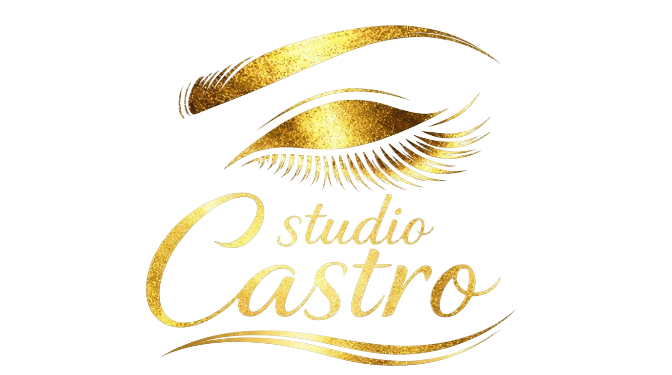 Logotipo oficial do Studio Castro em dourado com cílios estilizados